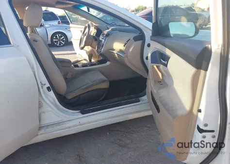 2015 Nissan Altima 2.5/2.5 S/2.5 Sl/2.5 Sv z USA, uszkodzony, nr VIN 1N4AL3AP7FC182088